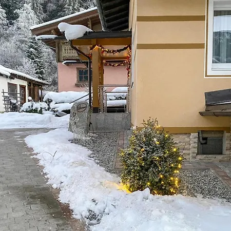 Awesome In Bramberg With 2 Bedrooms * Dorf (Salzburg)
